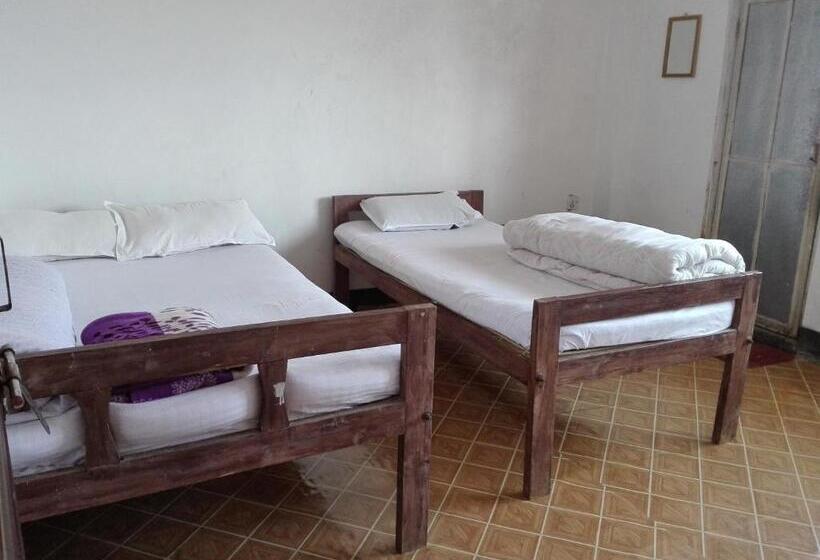 تختخواب و صبحانه Kayastha Restaurant & Lodge