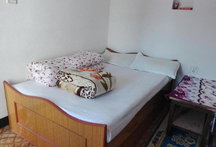 تختخواب و صبحانه Kayastha Restaurant & Lodge