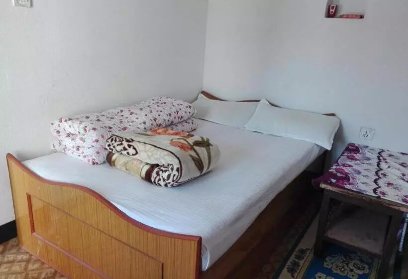 تختخواب و صبحانه Kayastha Restaurant & Lodge