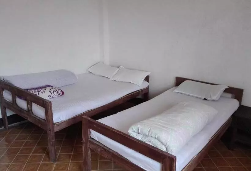 تختخواب و صبحانه Kayastha Restaurant & Lodge