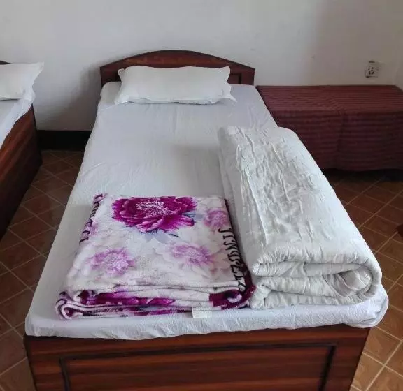 تختخواب و صبحانه Kayastha Restaurant & Lodge