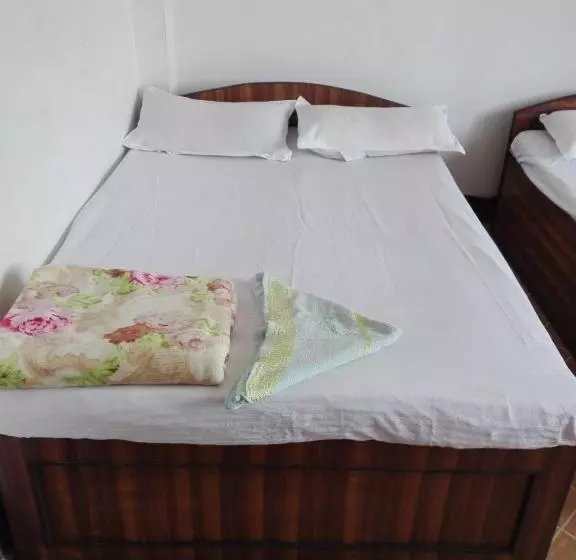 تختخواب و صبحانه Kayastha Restaurant & Lodge
