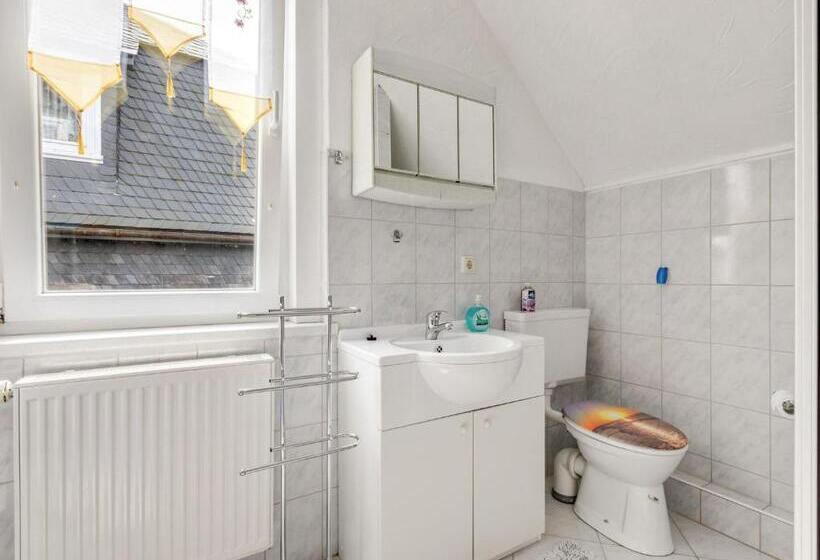 Cozy Apartment In Altenfeld With Garden