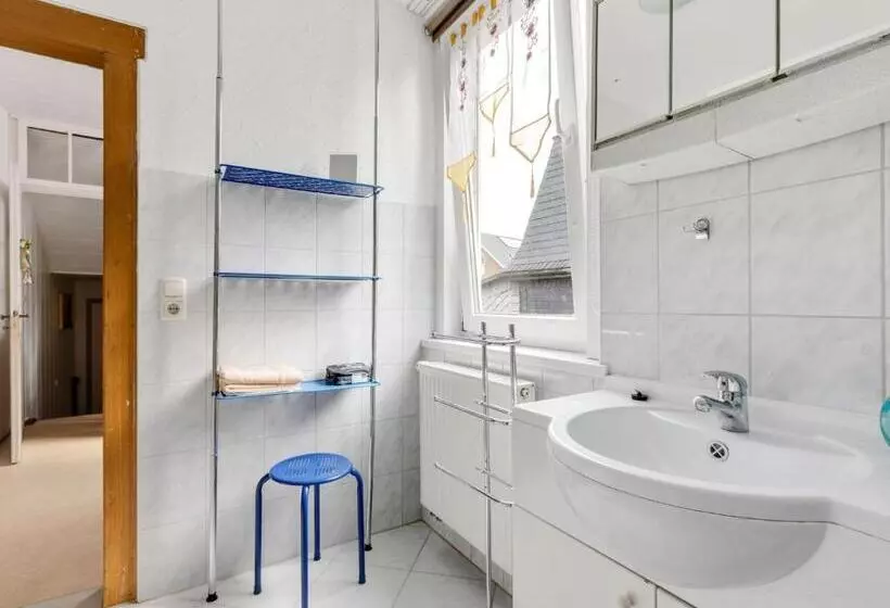 Cozy Apartment In Altenfeld With Garden