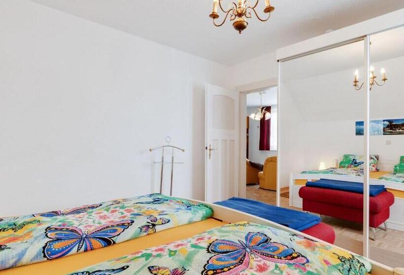 Cozy Apartment In Altenfeld With Garden