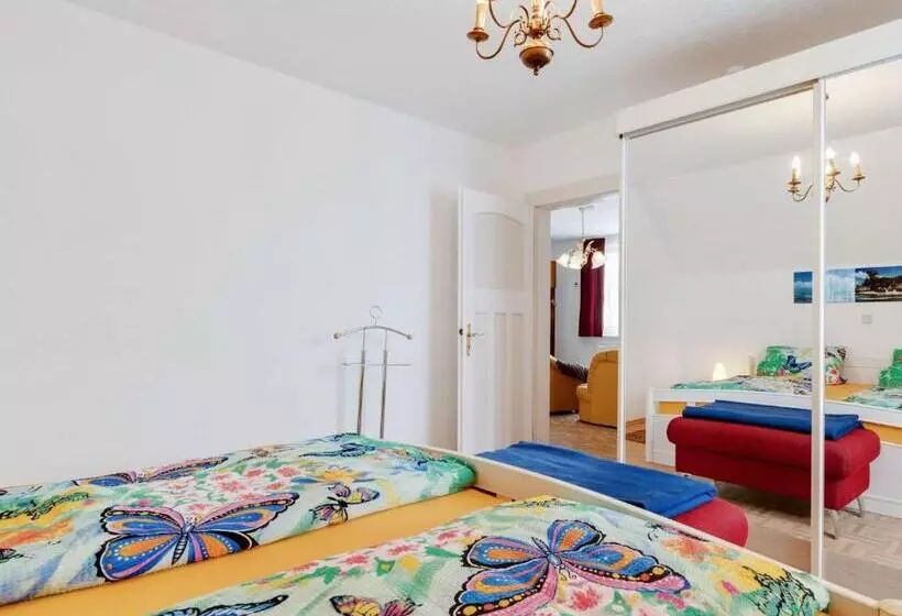 Cozy Apartment In Altenfeld With Garden