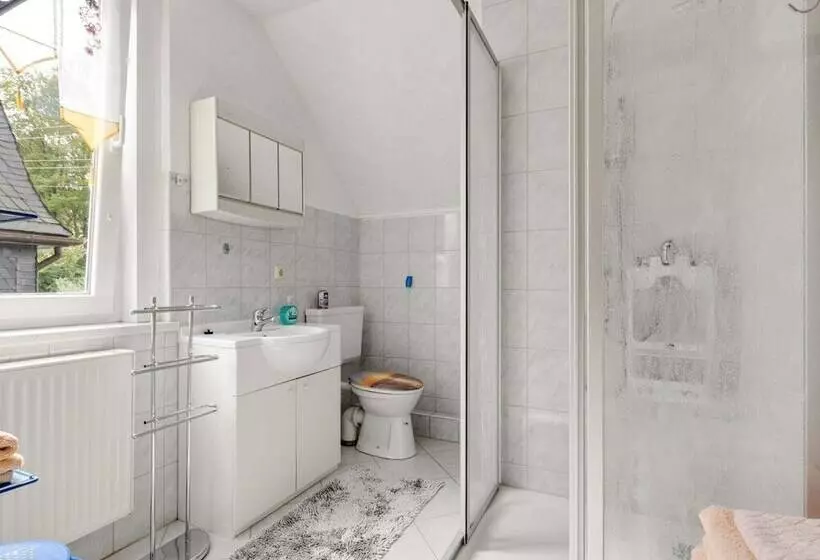 Cozy Apartment In Altenfeld With Garden