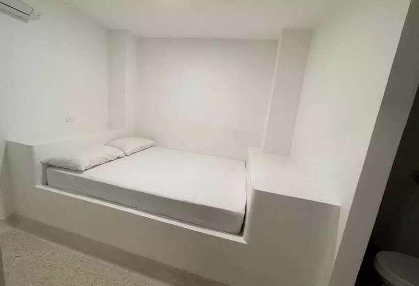 El Faro Hostel