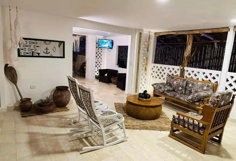 El Faro Hostel