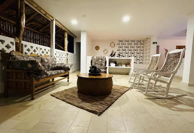 El Faro Hostel