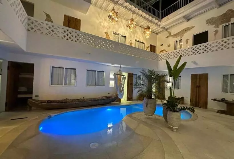 El Faro Hostel