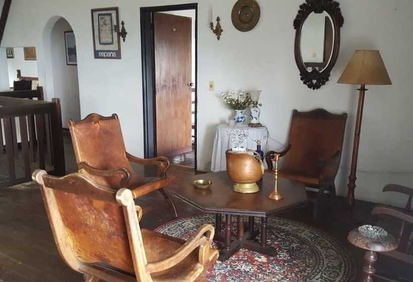 簡易ホテル El Meson De La Sierra