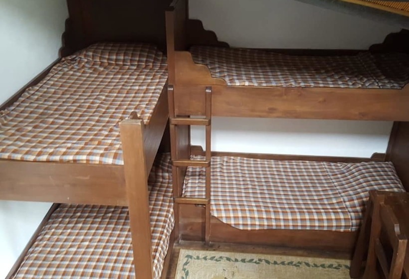 簡易ホテル El Meson De La Sierra