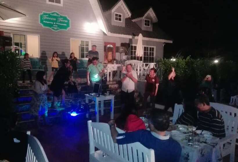 בית מלון כפרי Farm Terrace