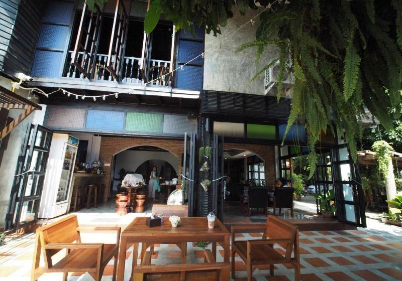 ホテル Proud Nan Cottage