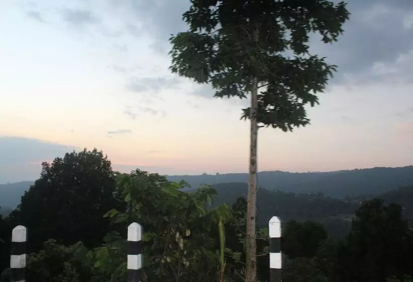 ホテル The Garuda Villa & Restaurant