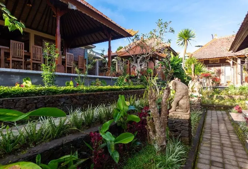 ホテル The Garuda Villa & Restaurant