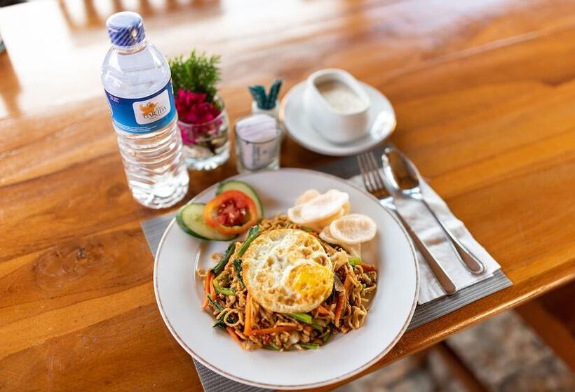 Отель The Garuda Villa & Restaurant