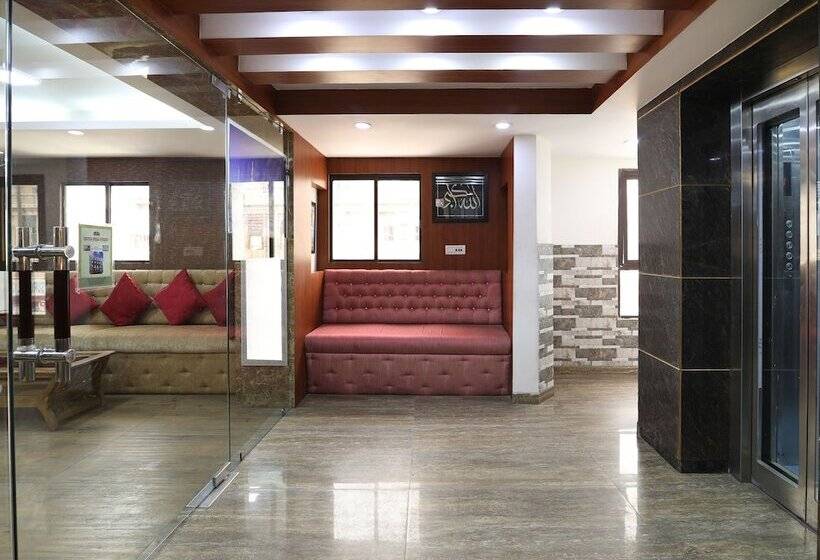 Отель Wall Street By Oyo Rooms