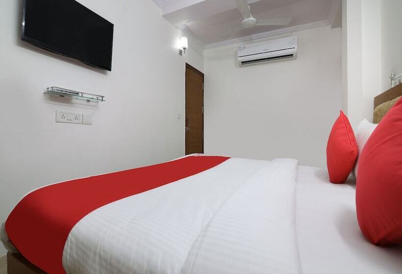 Отель Wall Street By Oyo Rooms