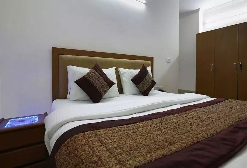 هتل Wall Street By Oyo Rooms