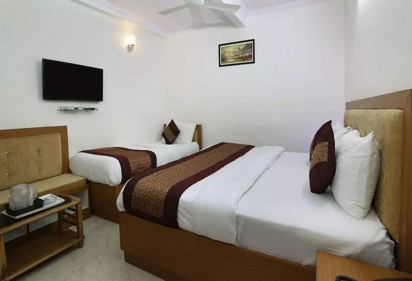 هتل Wall Street By Oyo Rooms