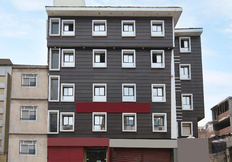 Отель Wall Street By Oyo Rooms