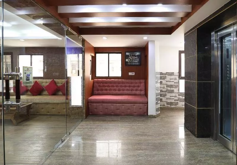 هتل Wall Street By Oyo Rooms