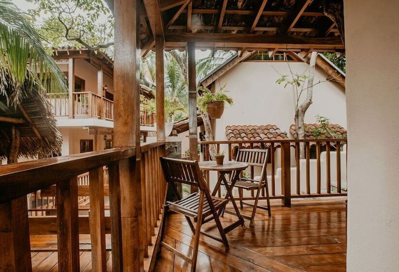 Sansara Surf Yoga & Resort