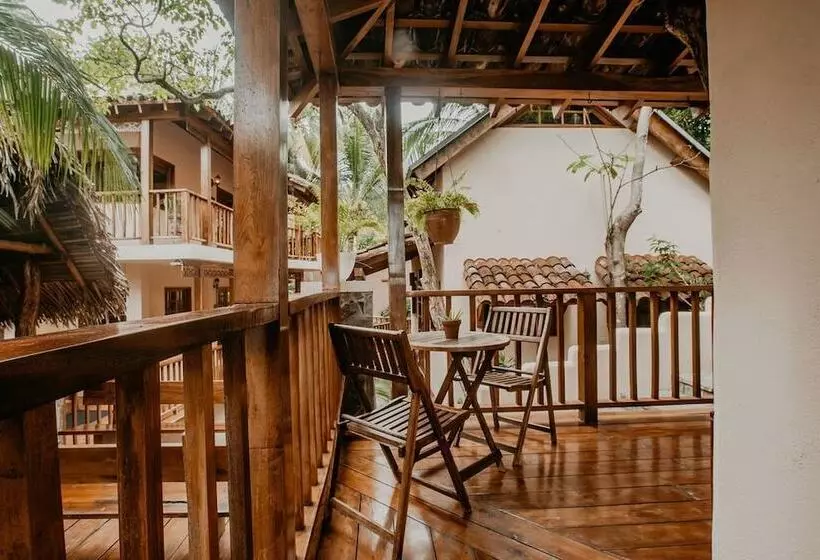 Sansara Surf Yoga & Resort