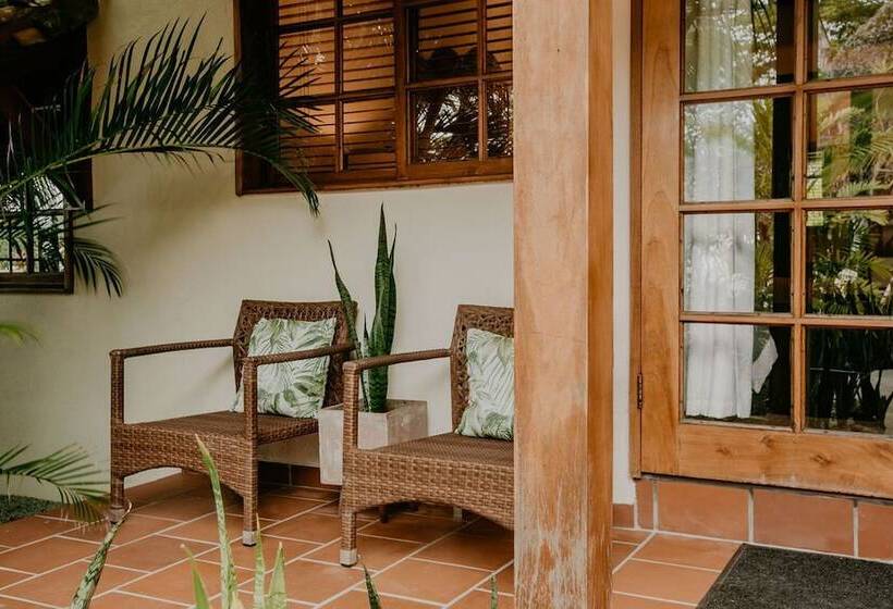 Sansara Surf Yoga & Resort