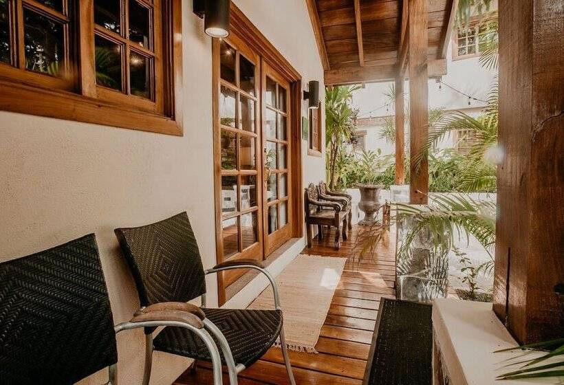 Sansara Surf Yoga & Resort