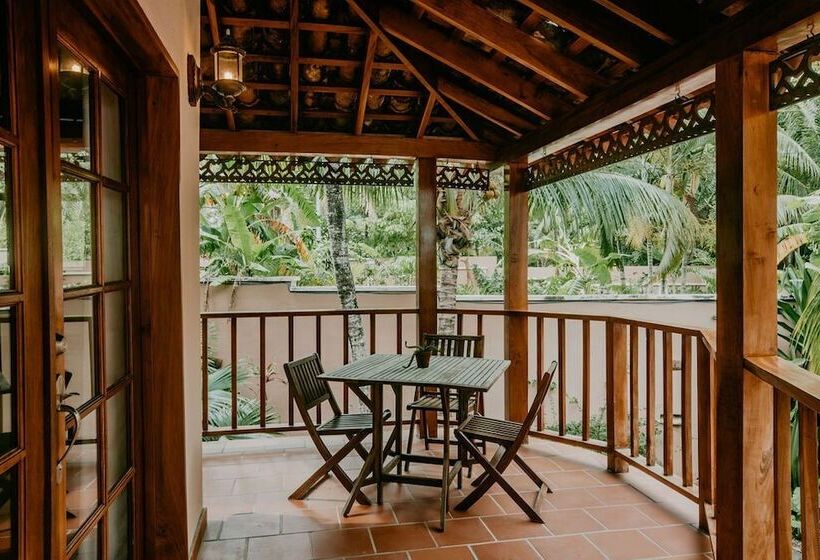 Sansara Surf Yoga & Resort