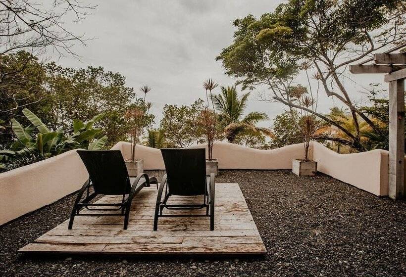 Sansara Surf Yoga & Resort