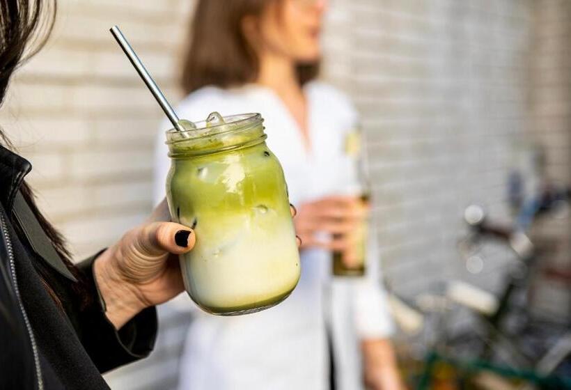 Street Food Possonium Apartments