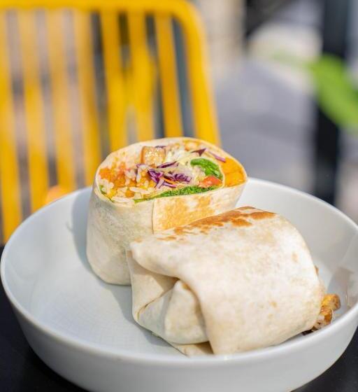 Street Food Possonium Apartments