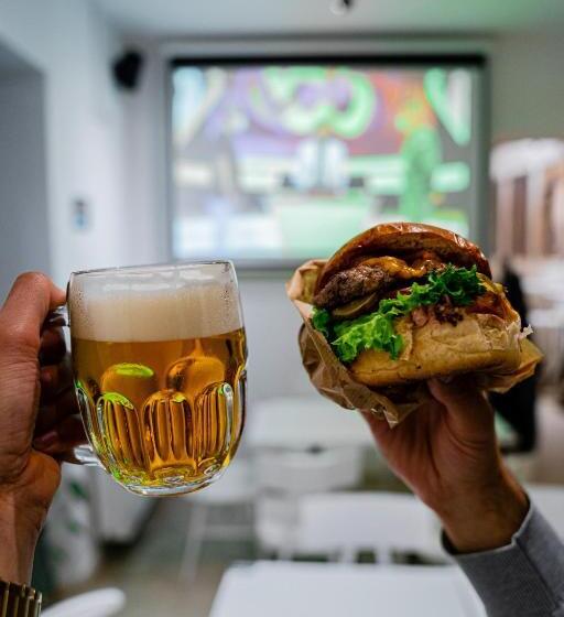 Street Food Possonium Apartments