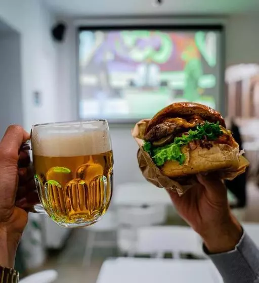 Street Food Possonium Apartments