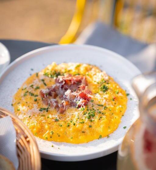 Street Food Possonium Apartments