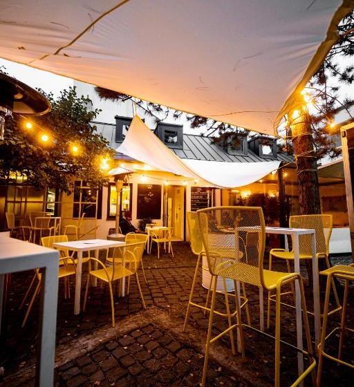 Street Food Possonium Apartments