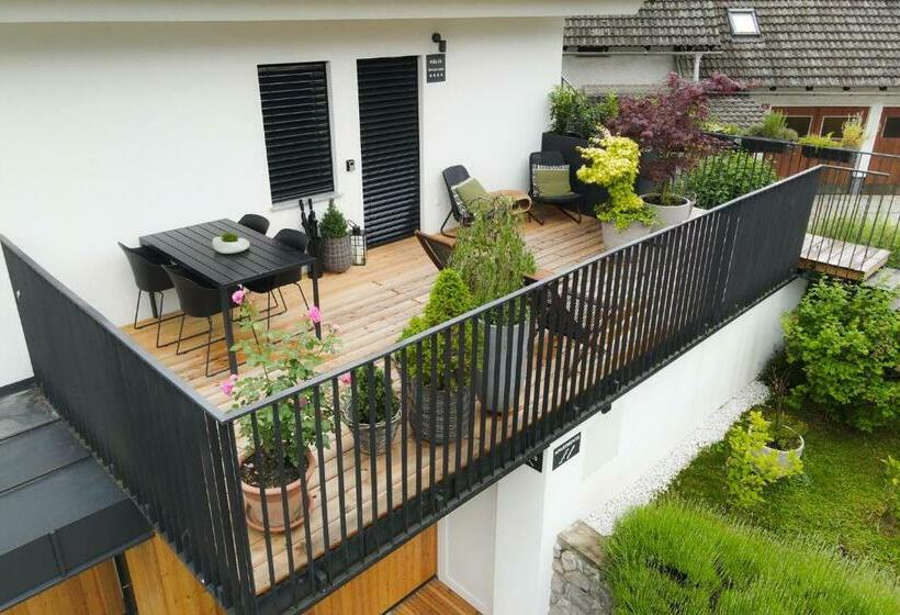 تختخواب و صبحانه House 24 Bled