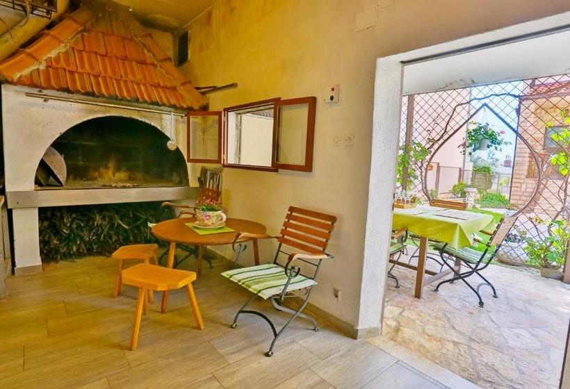 호텔 Apartments Ivan