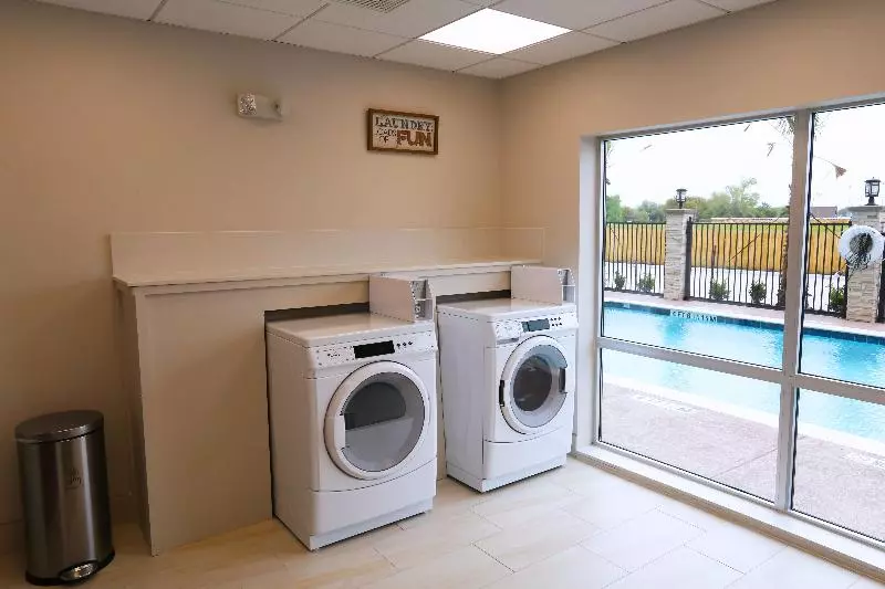 ホテル Holiday Inn Express & Suites   Houston Iah   Beltway 8, An Ihg