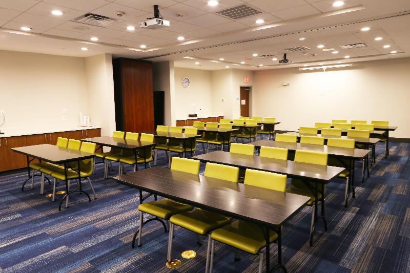 فندق Holiday Inn Express & Suites Houston Iah Beltway 8, An Ihg