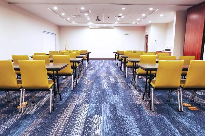 ホテル Holiday Inn Express & Suites   Houston Iah   Beltway 8, An Ihg