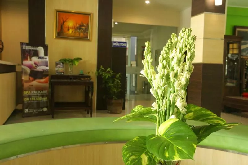 Hotel Kesambi Hijau