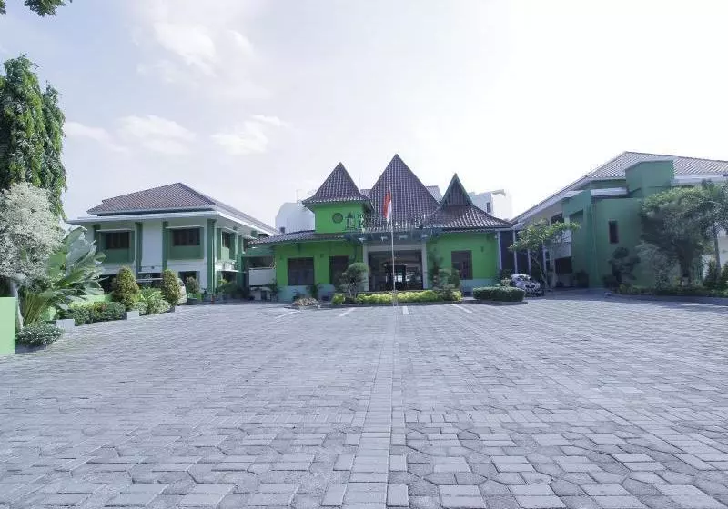 Hotel Kesambi Hijau