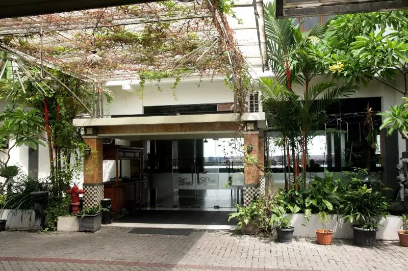 Hotel Kesambi Hijau