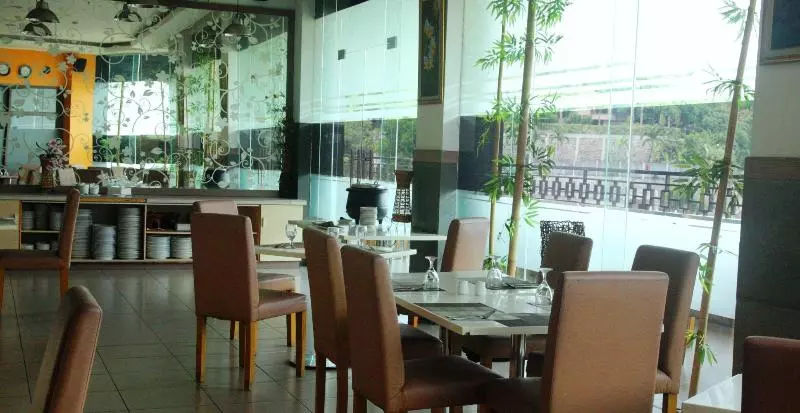 Hotel Kesambi Hijau