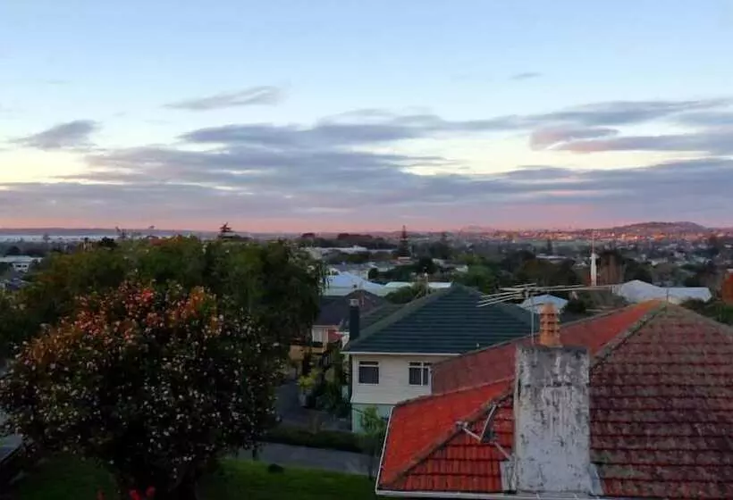 Hotelli Kiwi Heritage Homestay